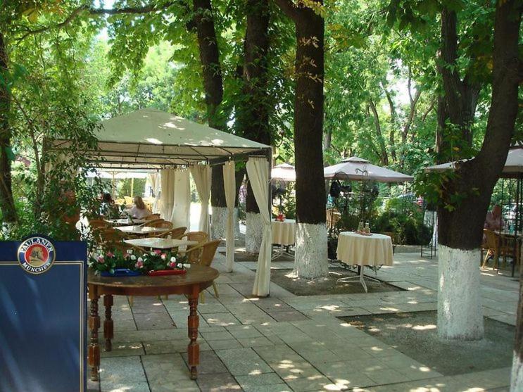 Hotel Triumf Bucharest Exterior photo